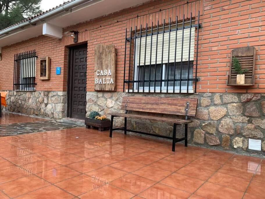 Vila Casa Balta Ávila Exteriér fotografie