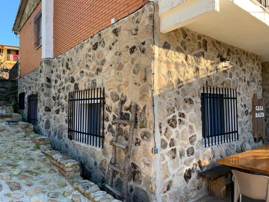 Vila Casa Balta Ávila Exteriér fotografie